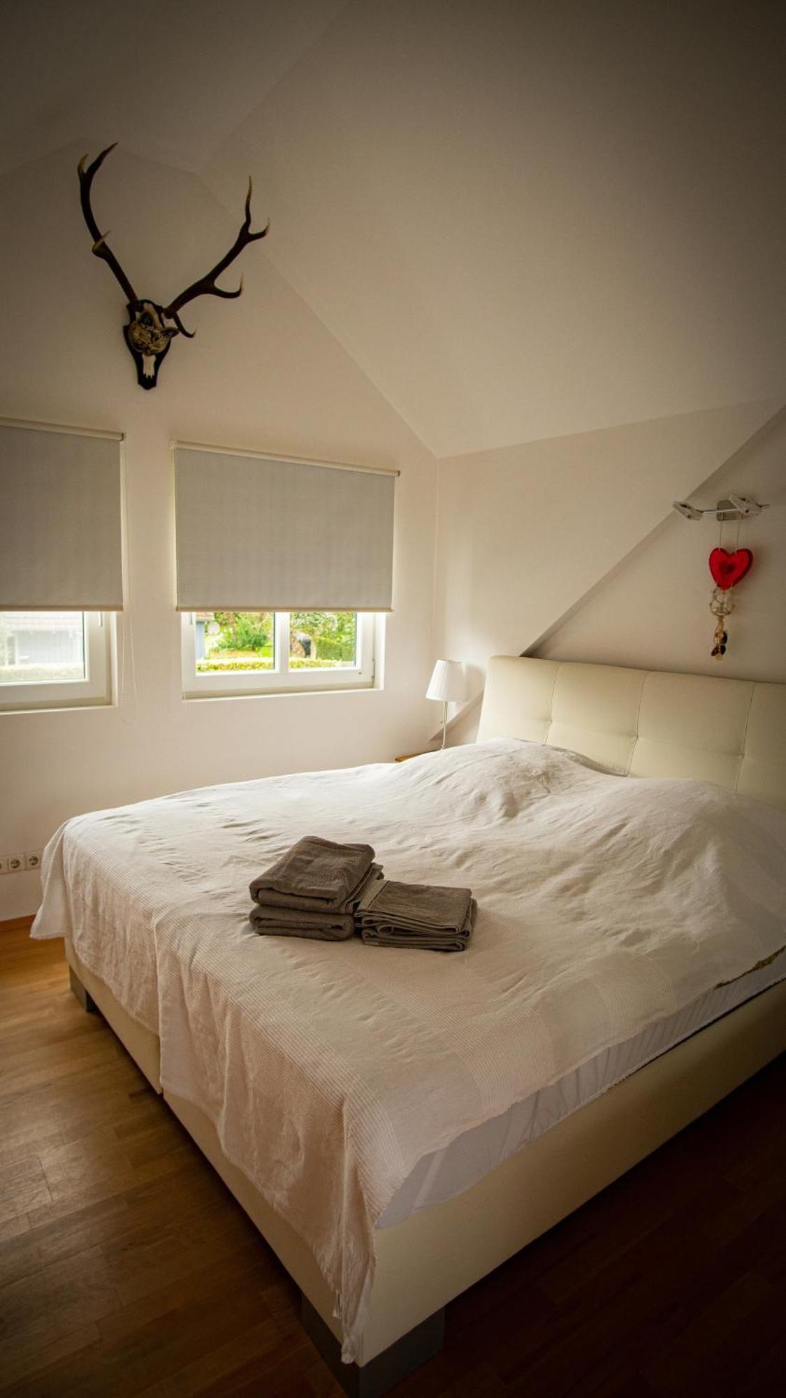 Ferienhaus Mountfrosch Mit Sauna Und Naturpool Montjoie Extérieur photo