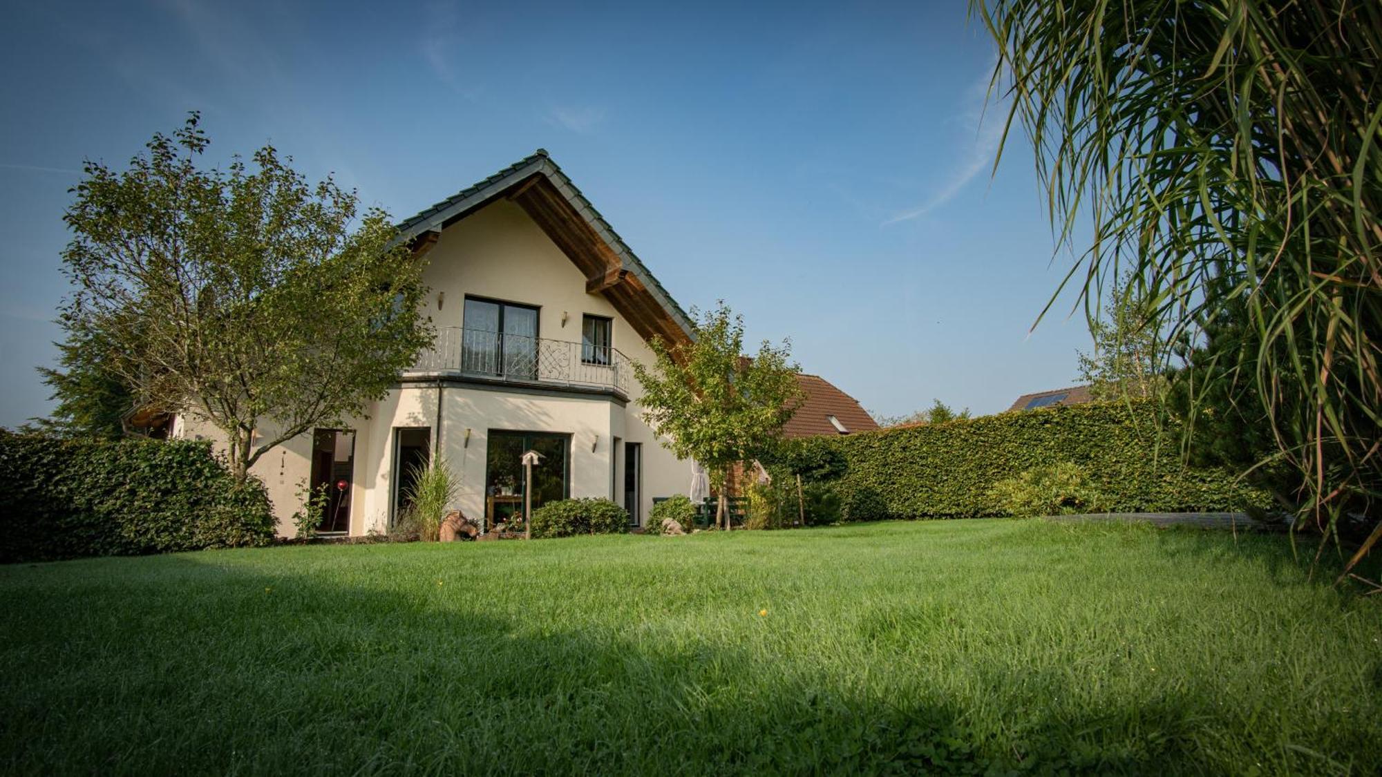 Ferienhaus Mountfrosch Mit Sauna Und Naturpool Montjoie Extérieur photo